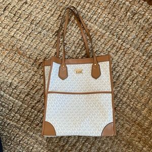 New AUTHENTIC Michael Kors logo shopping bag